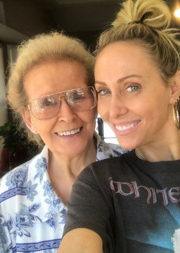 Glenmore Finley wife Loretta Jean Palmer Finley with daughter Tish Cyrus 